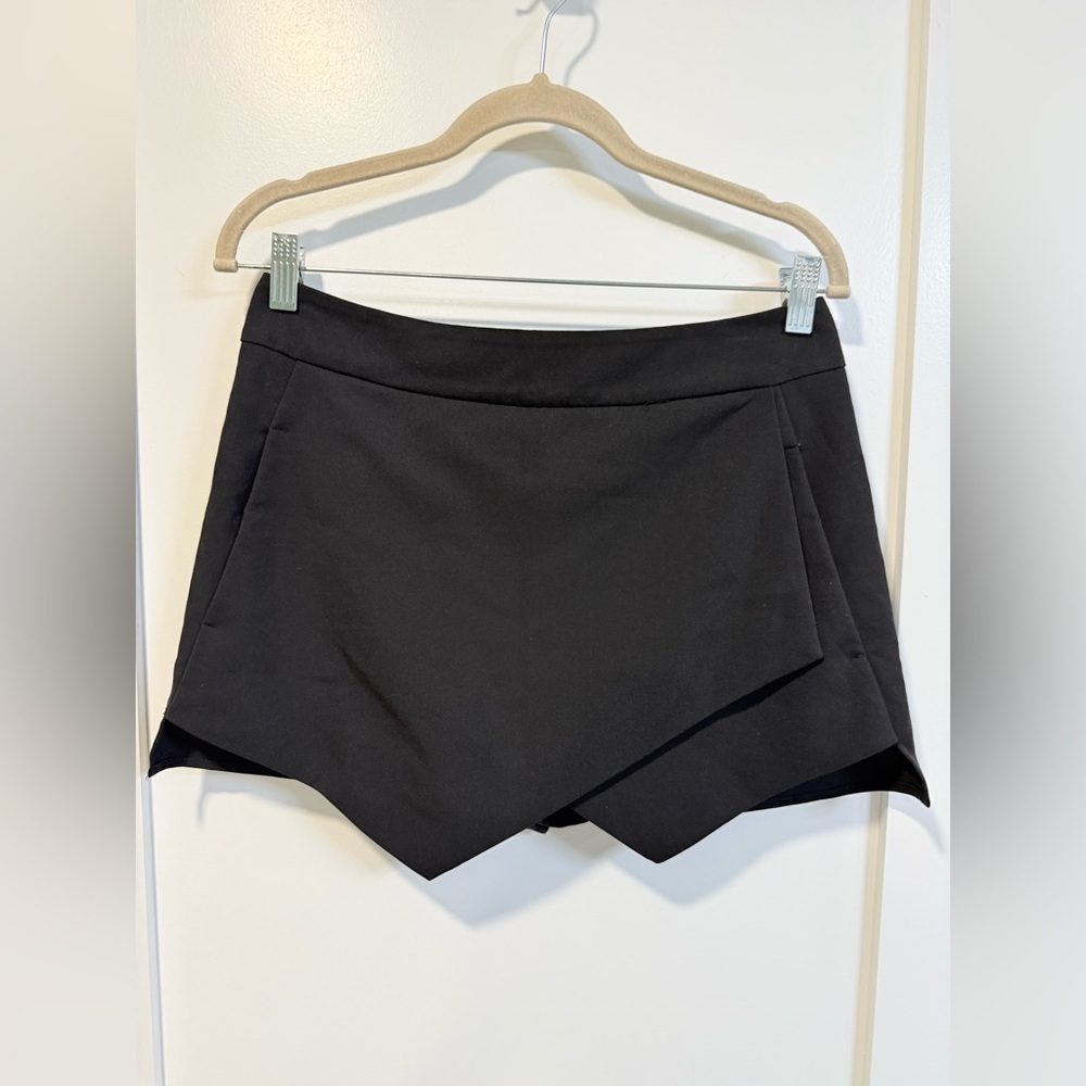 AQUA Women’s Black Bloomingdale’s Exclusive Skort - Size Medium